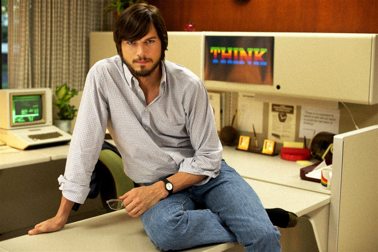 Steve Job’s Biopic Trailer Starring Ashton Kutcher Released [VIDEO]