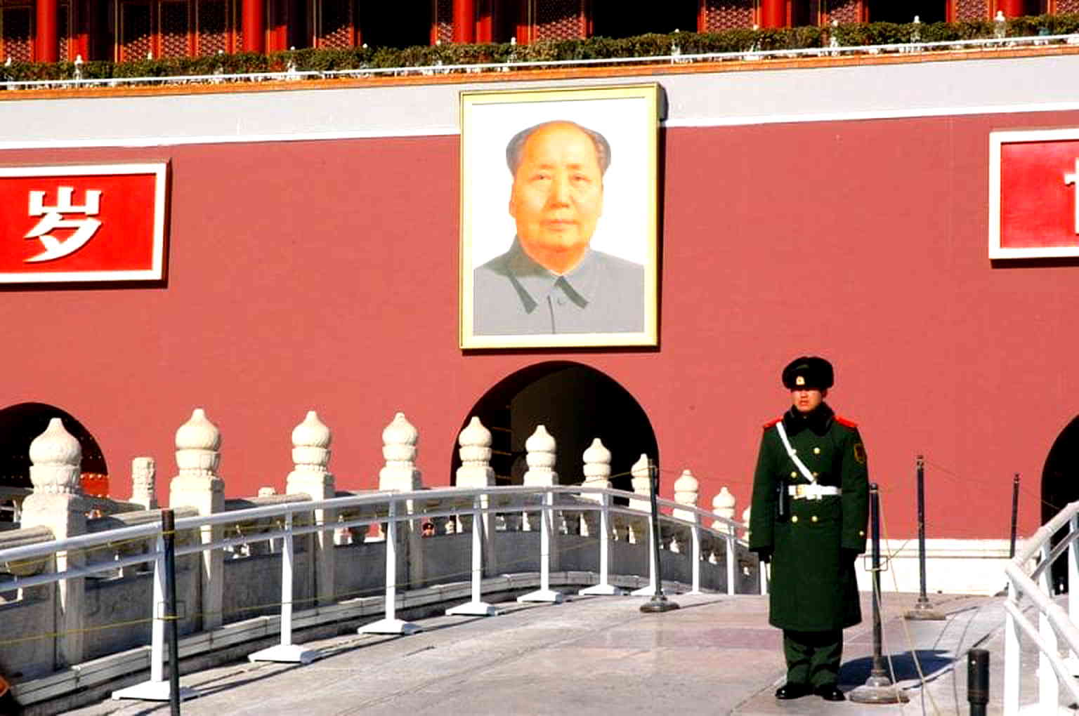Chinese Professor Loses 3 Jobs After Criticizing Mao Zedong in Blog Post
