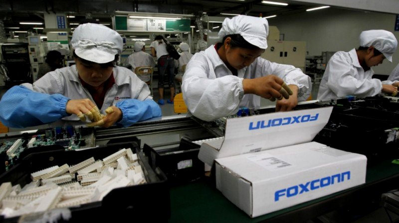Foxconn Plans to Replace All Their iPhone Builders With Fully Automated Robots
