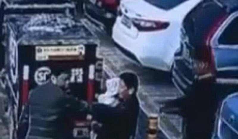 Chinese Dad Tries to Sell Own Baby to Buy a Car