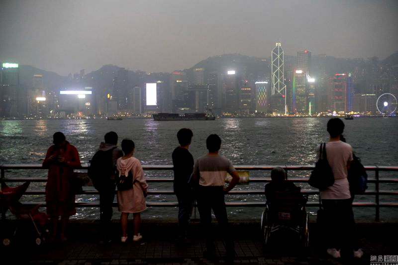 Hong Kong’s Air is Now Filled with Smog Blown From China