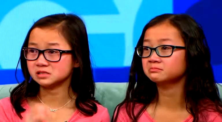 Chinese Twin Sisters Separated at Birth Meet for First Time in 10 Years