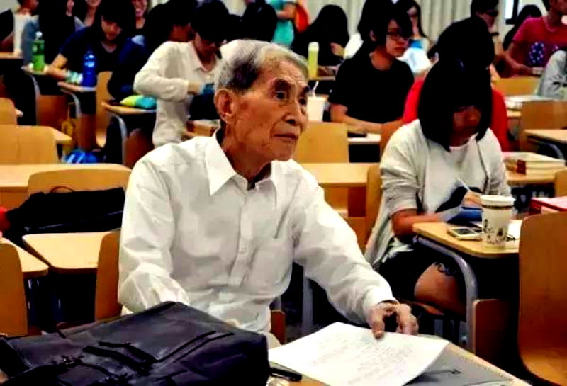 A 105-Year-Old Chinese Man Will Finally Get His PhD