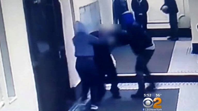 Bystanders Just Watch as Couple Brutally Attacks Chinese Food Delivery Man