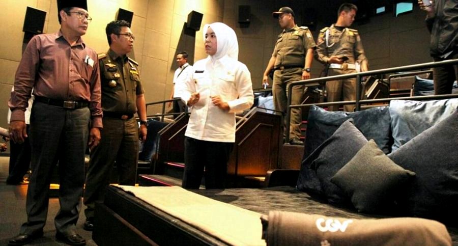 Indonesian Theater Closed After Mayor Says Seats Could Make People Cheat