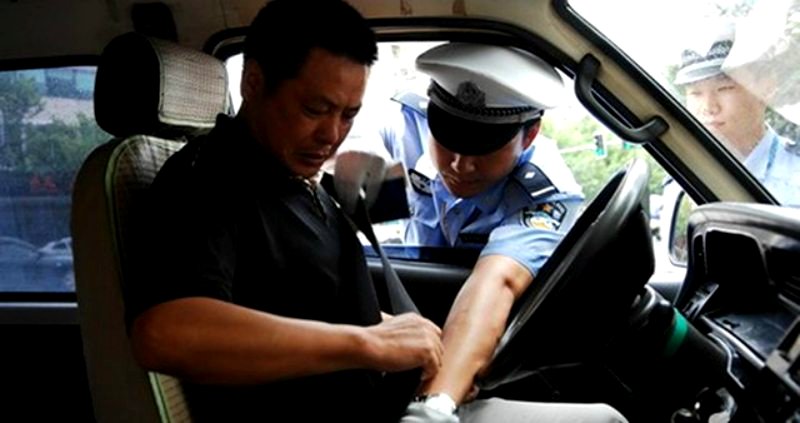 Shanghai is Now Fining People $7 for Not Wearing Their Seat Belts