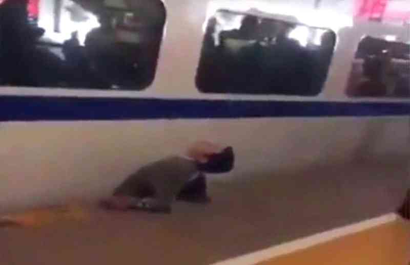 Chinese Man Crushed to Death After Trying to Cross Train Tracks