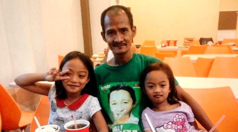 Filipino Father Melts Hearts for Why He Takes His Kids to Jollibee Every Weekend