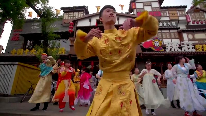 Rival Chinese Restaurants Win Customers By Having Epic Dance-Offs Everyday
