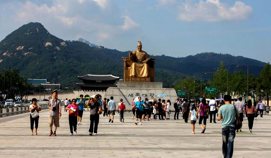 Beijing Orders Travel Agencies Not to Send Tourists to South Korea