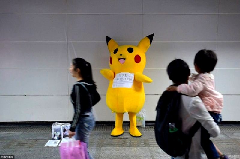 Desperate Chinese Father Dresses as Pikachu to Raise Money For Daughter With Leukemia