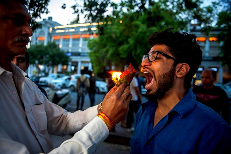 Indian Food Stall Sells Snacks That are Literally on Fire