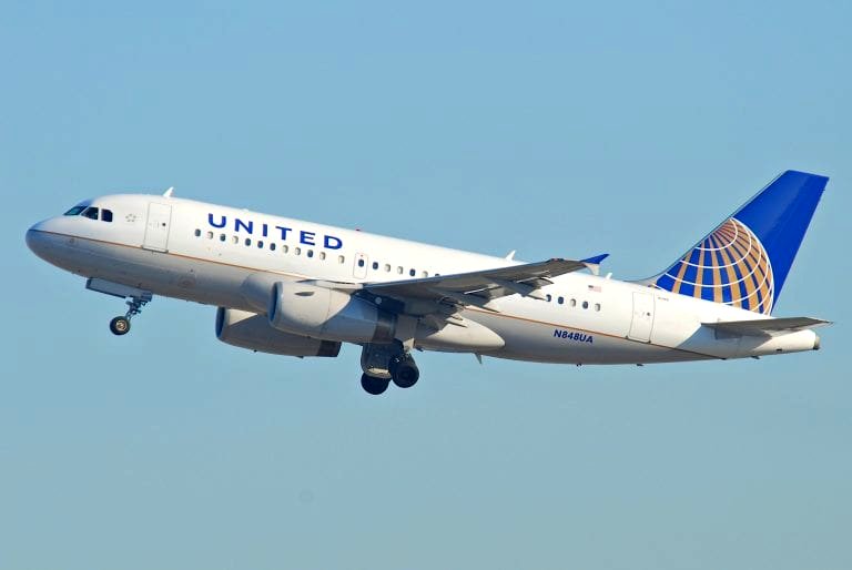 United Airlines is Now Offering $10,000 for Being Bumped From Flights