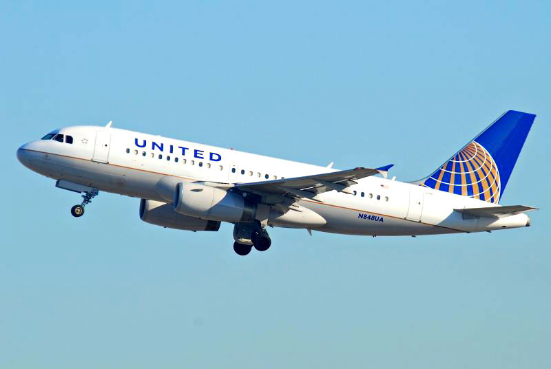 United Airlines is Now Offering $10,000 for Being Bumped From Flights