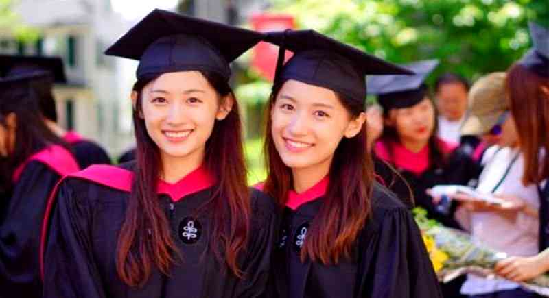 Chinese Twins Become Internet Famous After Finishing Harvard Grad School in One Year