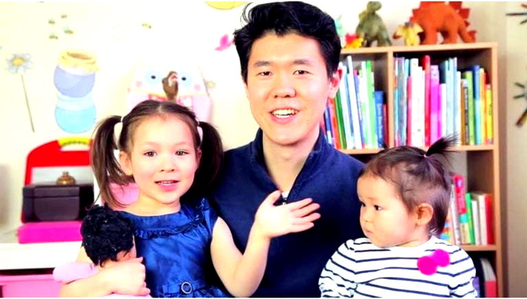 Meet the Dad Who Taught His Daughter to Be Proud of Being Chinese