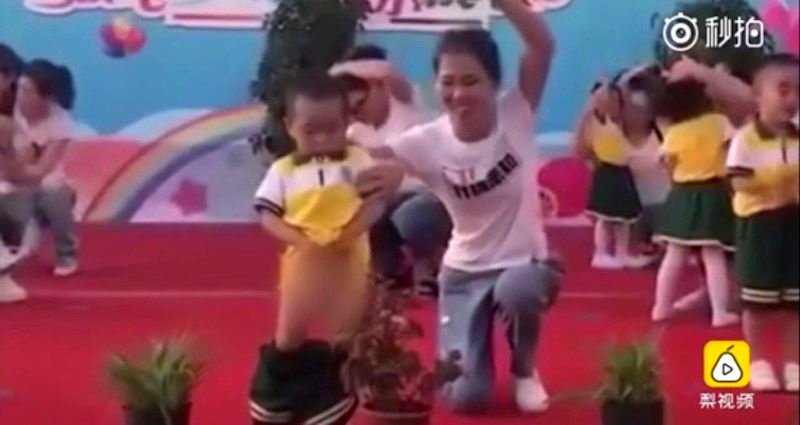 Little Boy Pees on Stage While Mom Just Laughs During Children’s Day Dance in China