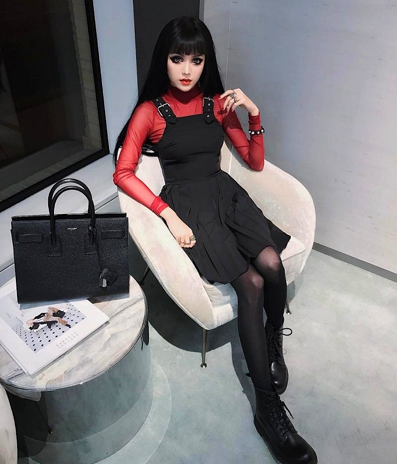 Chinese Model Stuns the Internet For Looking Like a Living Anime Doll