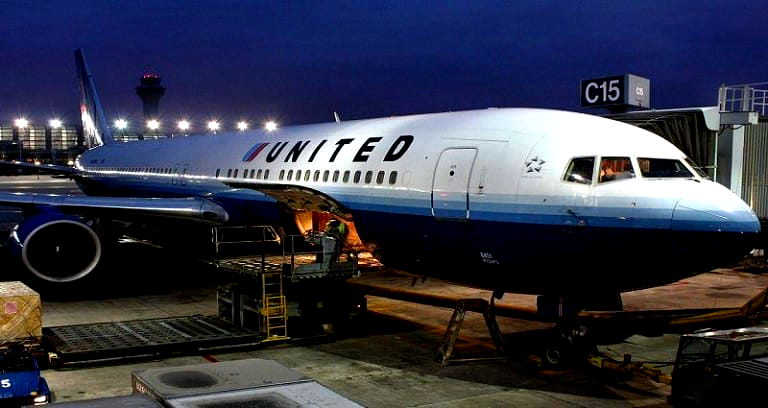 Indian Passenger Accused of Groping Teen While Sleeping on United Airlines Flight