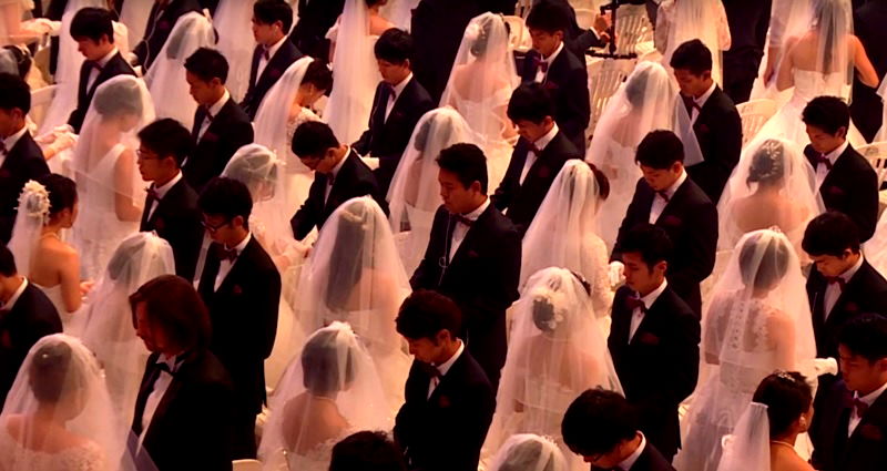 South Korean Church Randomly Matches and Weds 24,000 Couples in Global Mass Wedding