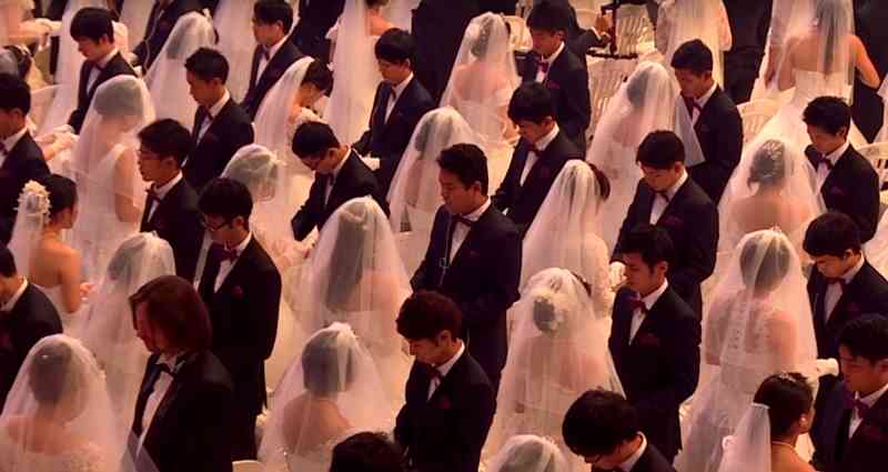 South Korean Church Randomly Matches and Weds 24,000 Couples in Global Mass Wedding
