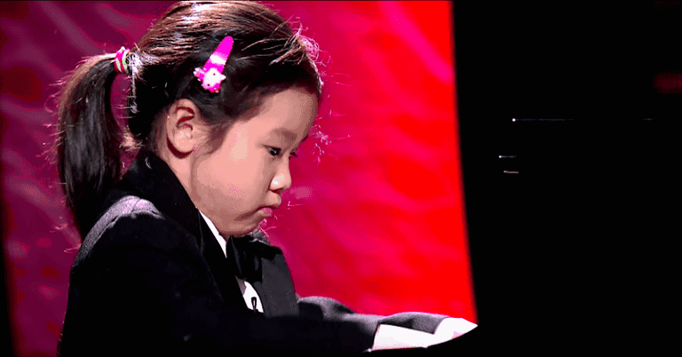 Chinese Piano Prodigy Wows Netizens With Epic Performance on Australian Talent Show