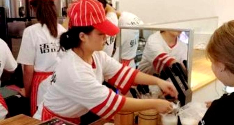 ‘Silent’ Bubble Tea Shop in China Hires Only Deaf Employees
