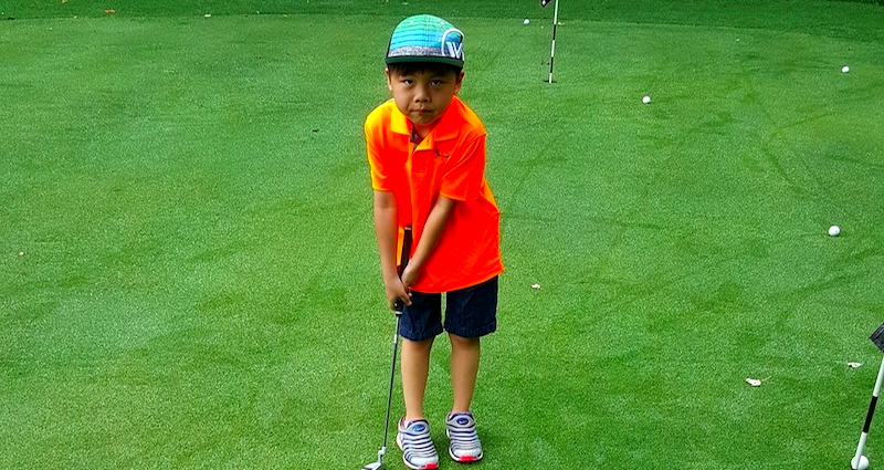 Elementary Schools in China are Making Students Learn Golf to Teach Good Manners