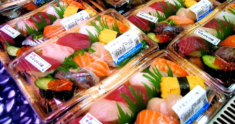 People Think Microwaving Store-Bought Sushi Will Make It Restaurant Quality