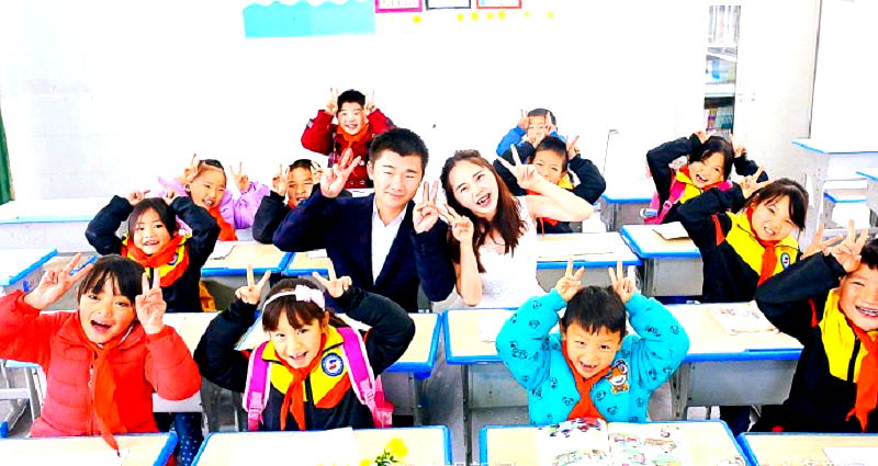 Teacher’s Pre-Wedding Photos Help Raise Awareness About ‘Left-Behind’ Children in China