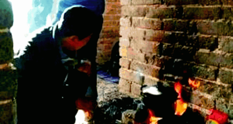 Vandals Damage the Great Wall of China By Cooking Noodles