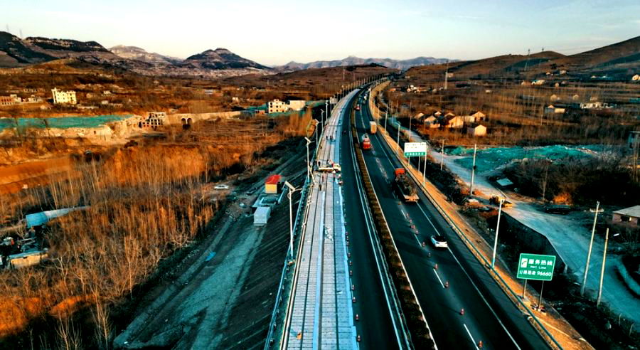 China is Almost Done Building a Highway That Generates Electricity From the Sun