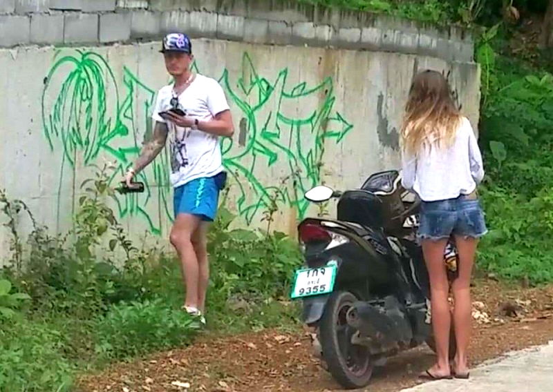 tourist couple thailand