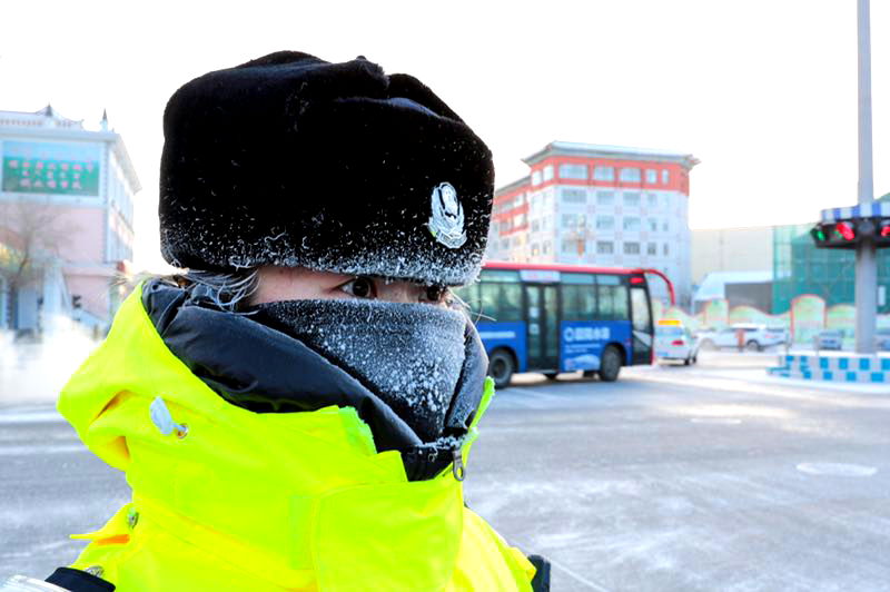 chinese policewoman