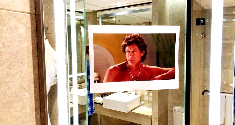 Couple Requests One Jeff Goldblum Photo in Their Room, Singapore Hotel Goes Full Goldblum