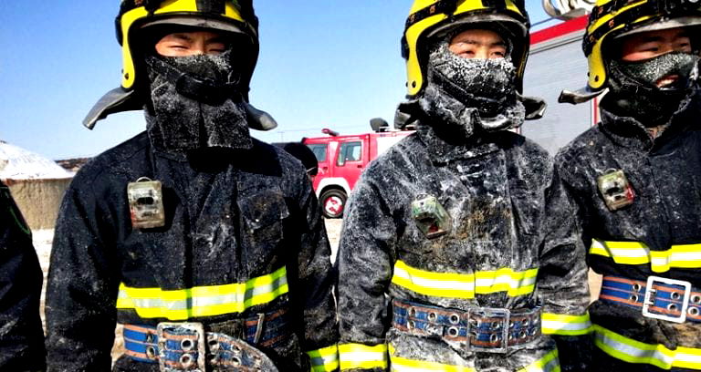 China is So Cold, Firemen Are Getting Free ‘Ice Armor’