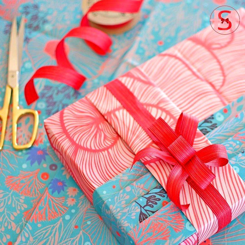Beginners Guide to the Japanese Pleats Gift Wrapping #giftwrappinglessons  #shihomasuda 