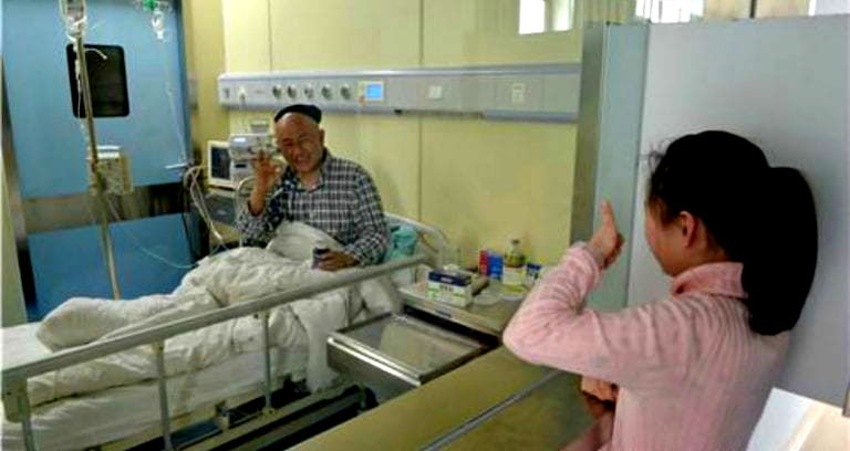 Little Girl Scrambles to Gain Weight to Save Her Father’s Life in China