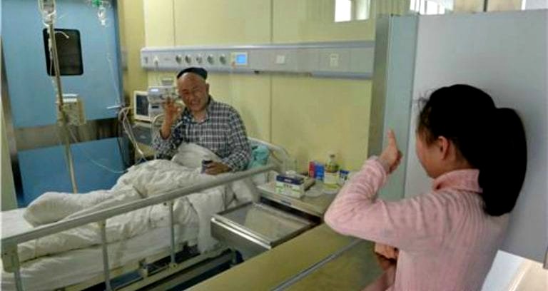 Little Girl Scrambles to Gain Weight to Save Her Father’s Life in China