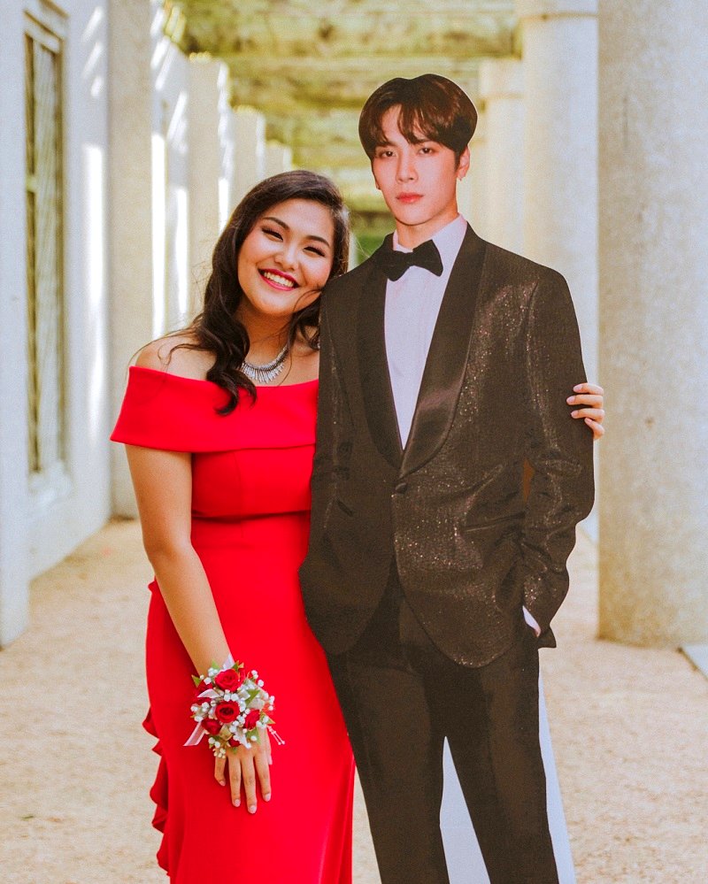 She Photoshops Herself With GOT7's Jackson Wang Every Day Until He Goes to  Prom With Her