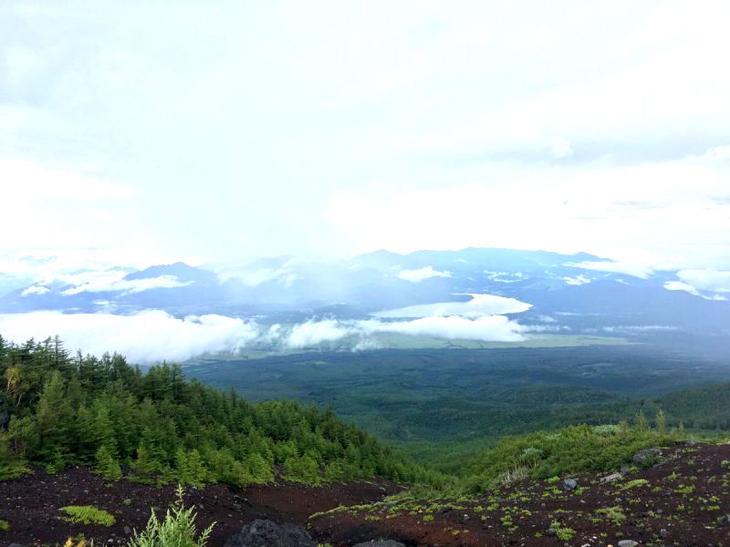 Tourist Captures Insane Human Traffic Jam of Hikers on Japan's Mount Fuji