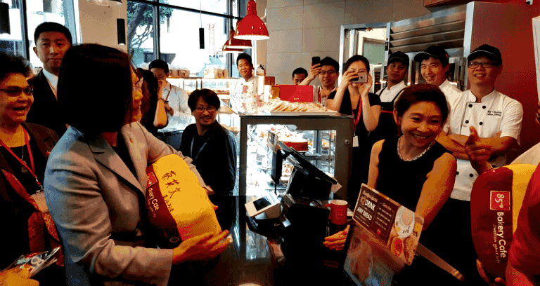 85°C Bakery in LA Outrages Chinese People After Serving Taiwan’s President During Visit