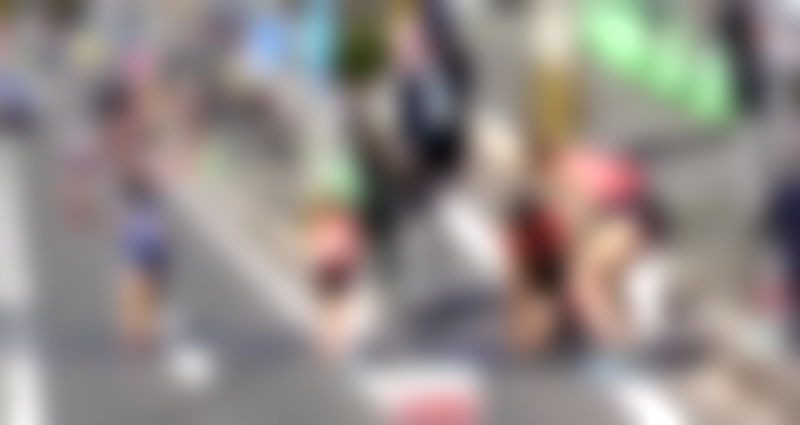 Badass Japanese Runner Breaks Leg During Marathon, Crawls to Finish Line