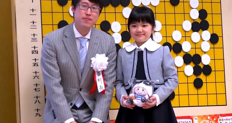 10-Year-Old Japanese Girl Becomes the Youngest Professional Go Player in the World