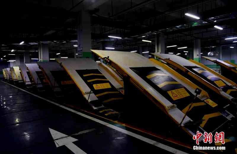 Chongqing, a major city in southwest China, just opened its first inclined parking lot as an experiment to save space for more cars.