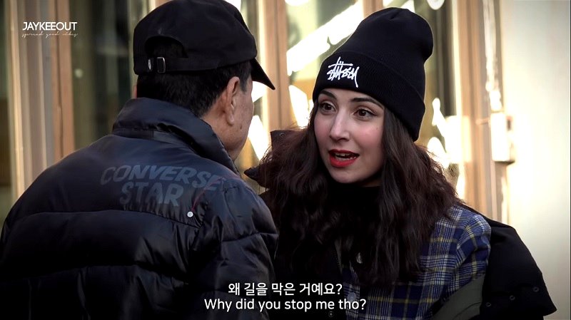 A foreign woman took to the streets of Itaewon in Seoul, South Korea to casually chat with random strangers, stunning them with her perfect grasp of the Korean language.