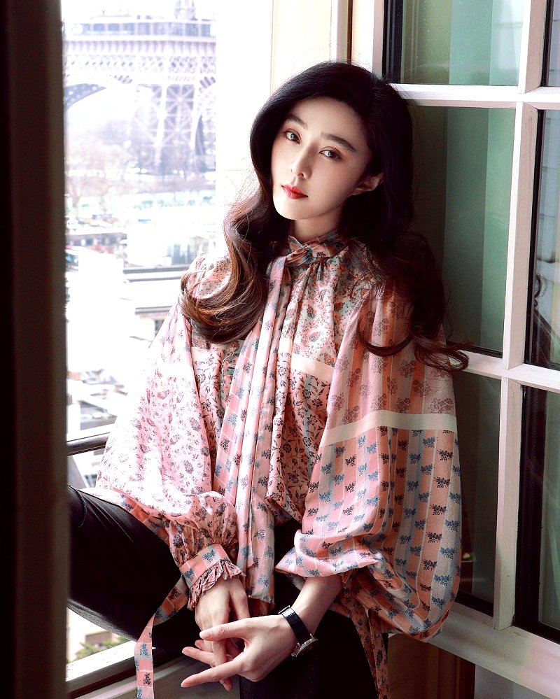 After going silent for months and owning up to her mistake from the tax evasion scandal last year, Chinese actress Fan Bingbing has surfaced again on social media to extend her Lunar New Year greetings to her fans.