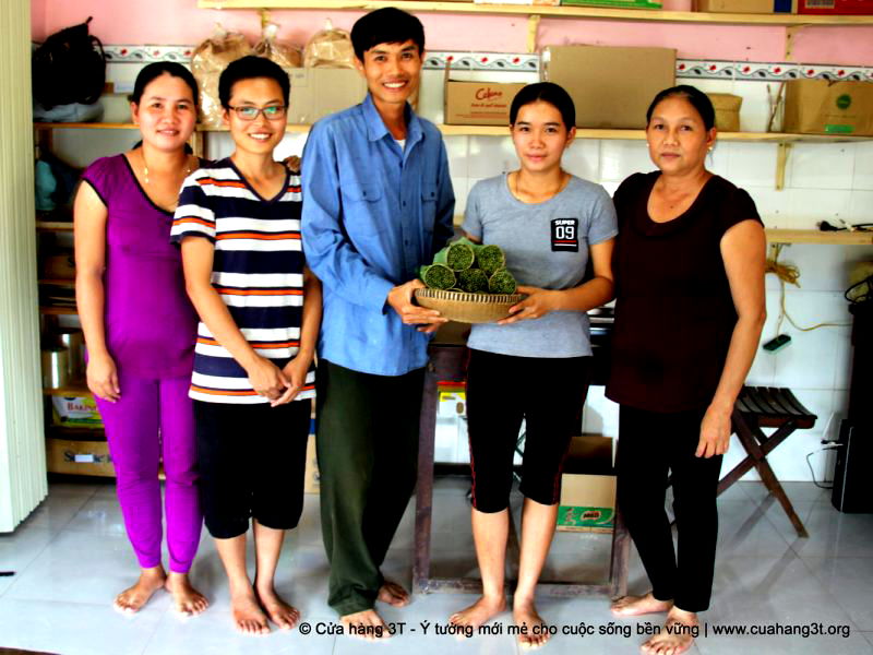 A young Vietnamese man fulfills his part in saving the planet from plastic by making biodegradable straws out of wild grass.