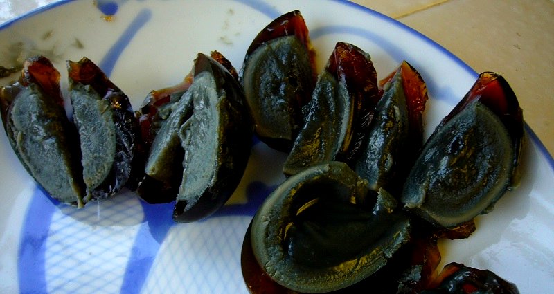Italian Police Spark Outrage After Confiscating Century Eggs for Being ‘unfit for human consumption’