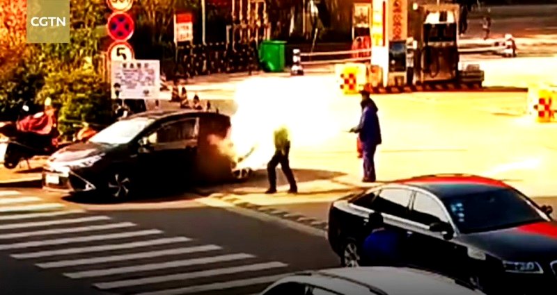 Man Gets Sprayed with Fire Extinguisher After Ignoring Gas Station’s Request to Stop Smoking Cigarette